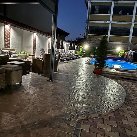Hotel Rai Trjavna Kültér fotó