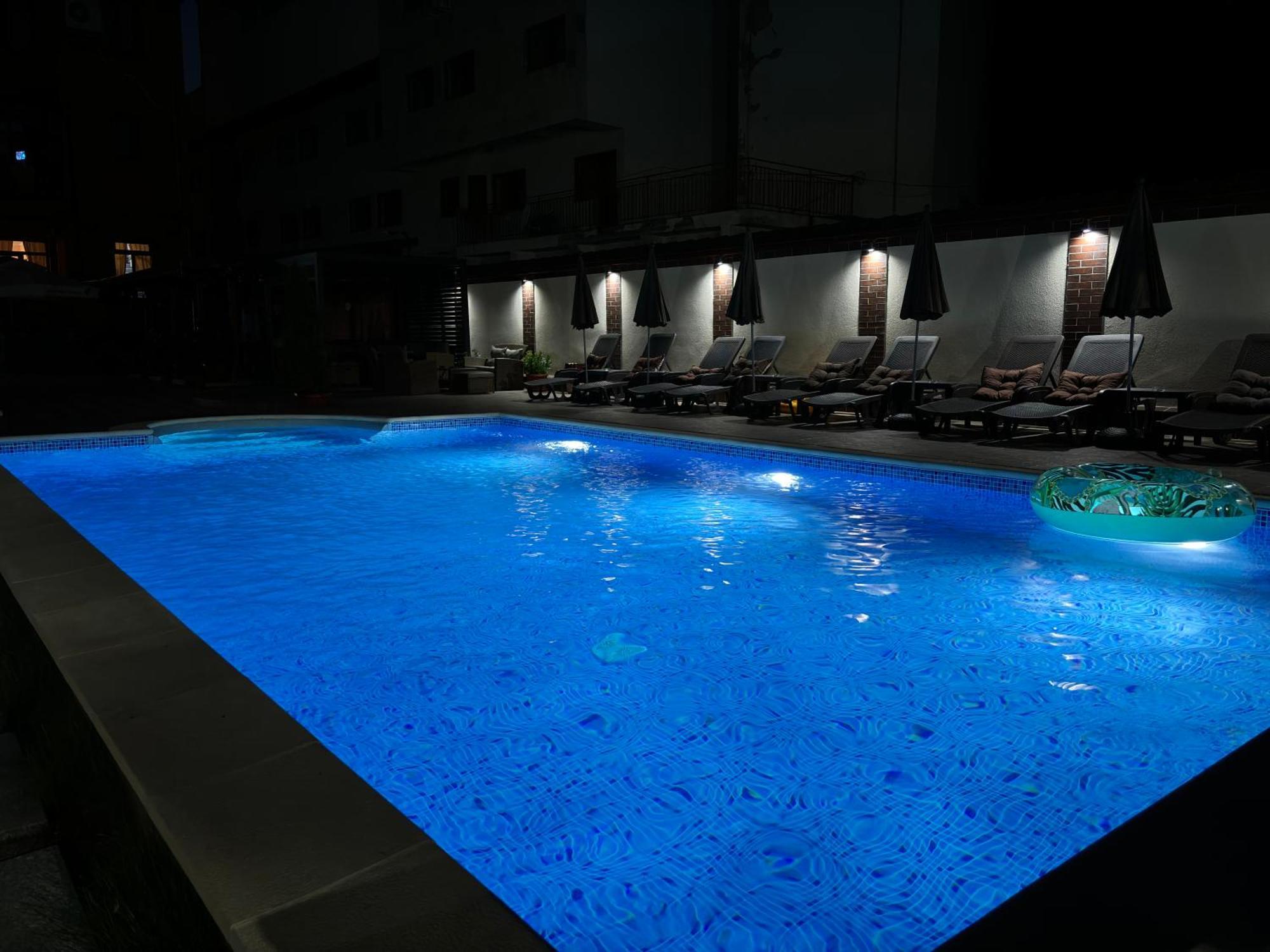 Hotel Rai Trjavna Kültér fotó
