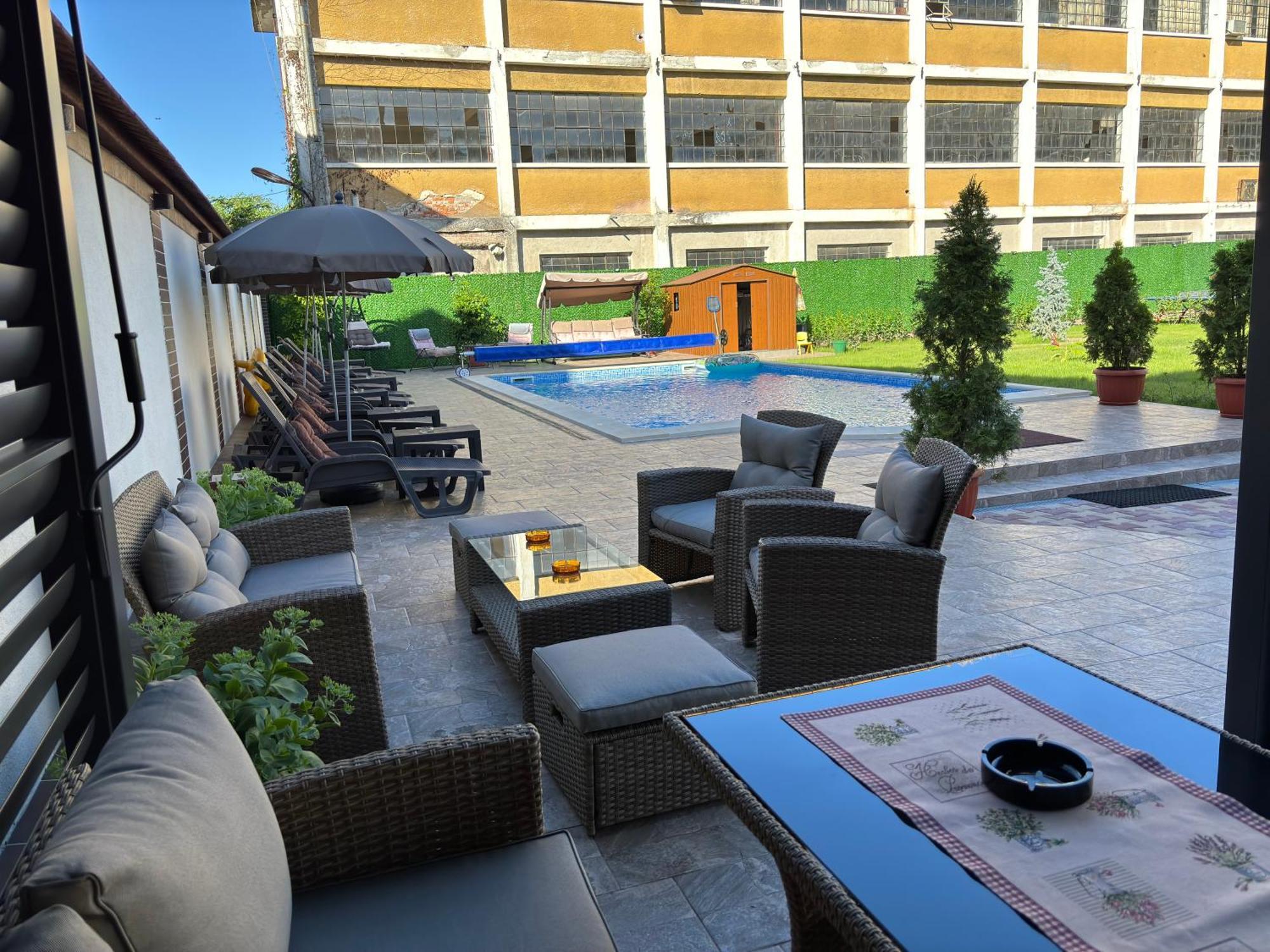 Hotel Rai Trjavna Kültér fotó