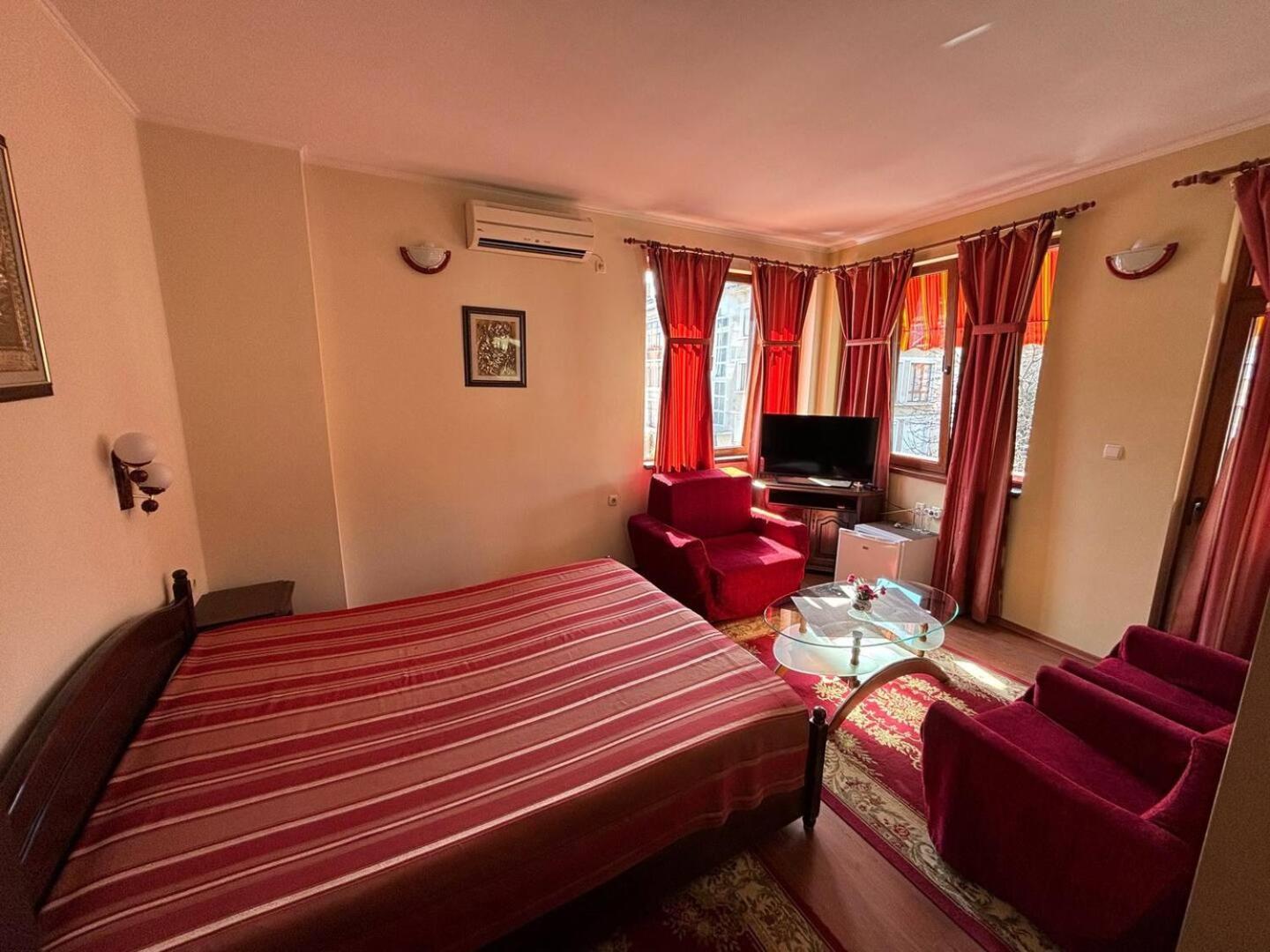 Hotel Rai Trjavna Kültér fotó