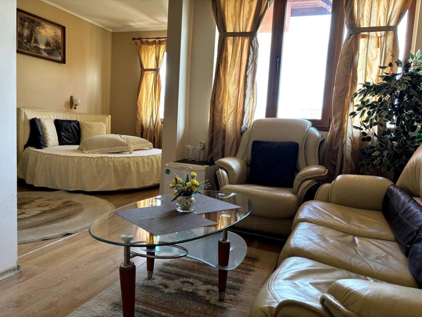 Hotel Rai Trjavna Kültér fotó