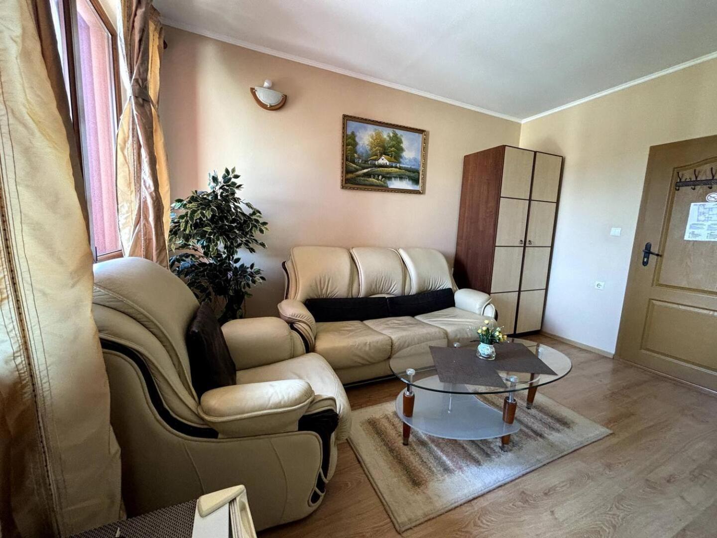 Hotel Rai Trjavna Kültér fotó