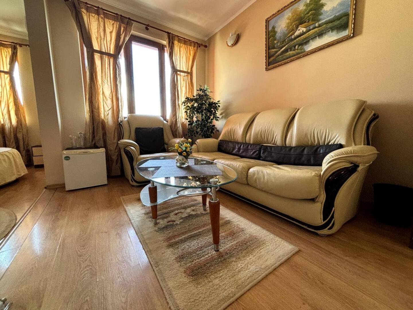 Hotel Rai Trjavna Kültér fotó